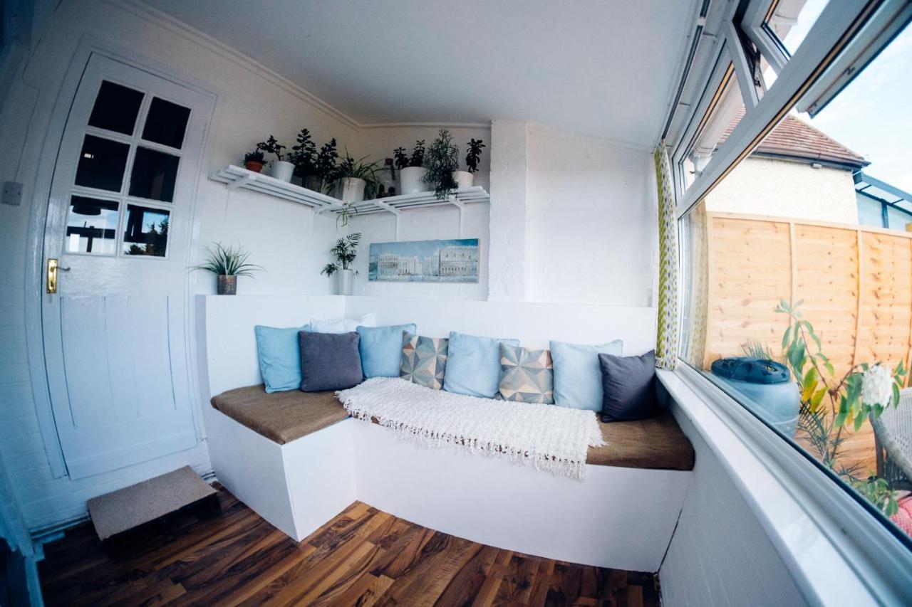 Bijou Annexe, Sea View, Private Entrance & Parking - Folkestone Hotell Exteriör bild