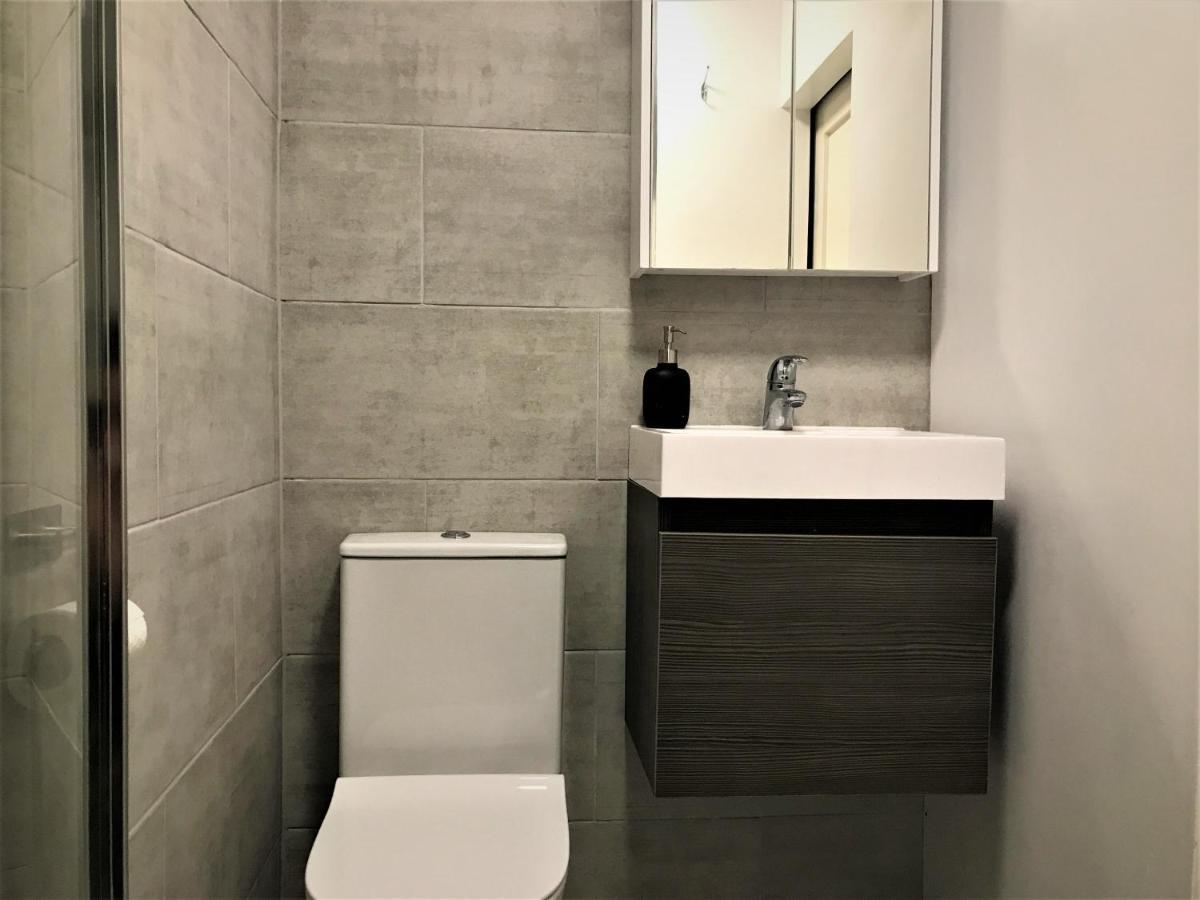 Bijou Annexe, Sea View, Private Entrance & Parking - Folkestone Hotell Exteriör bild