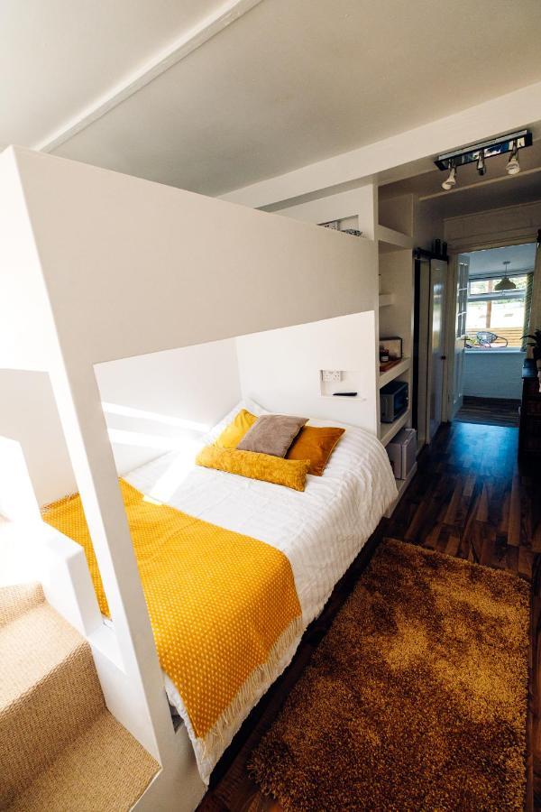 Bijou Annexe, Sea View, Private Entrance & Parking - Folkestone Hotell Exteriör bild