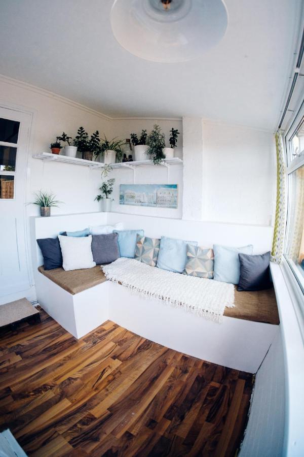 Bijou Annexe, Sea View, Private Entrance & Parking - Folkestone Hotell Exteriör bild