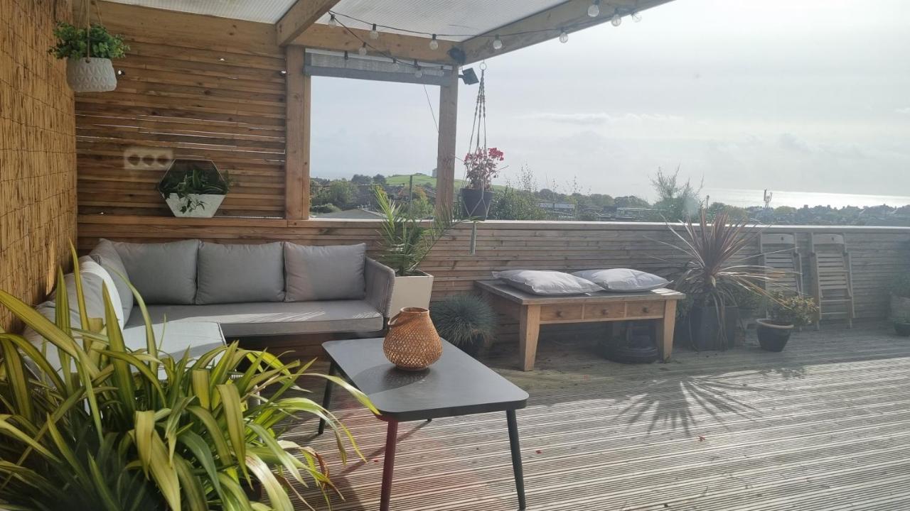 Bijou Annexe, Sea View, Private Entrance & Parking - Folkestone Hotell Exteriör bild