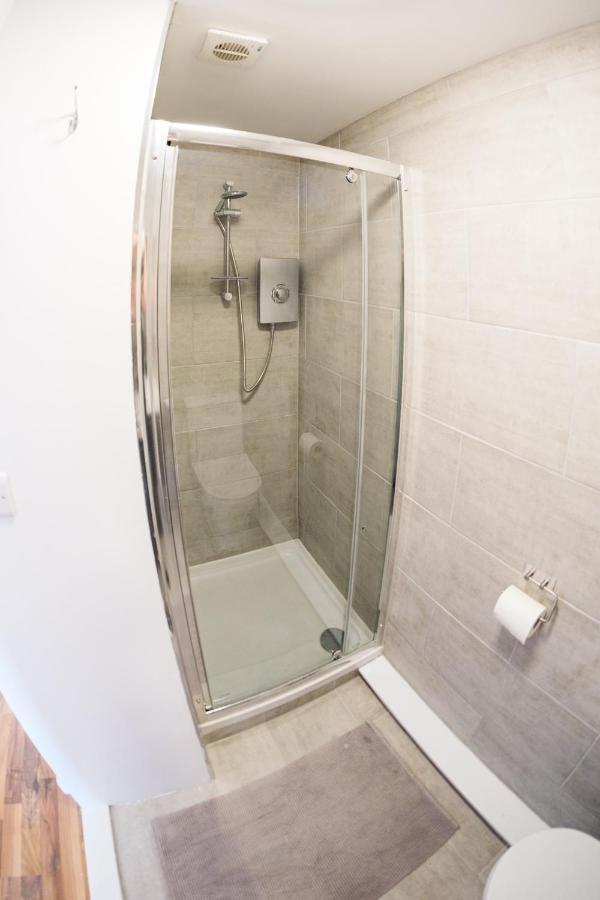 Bijou Annexe, Sea View, Private Entrance & Parking - Folkestone Hotell Exteriör bild