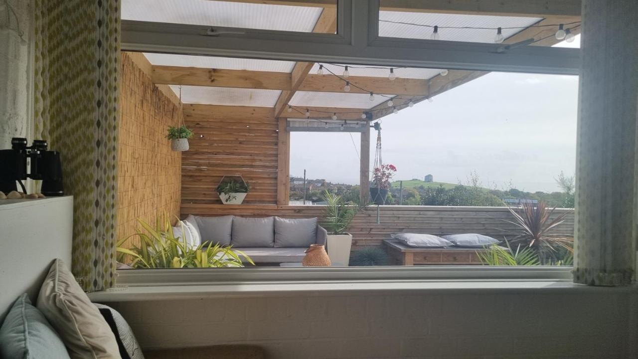 Bijou Annexe, Sea View, Private Entrance & Parking - Folkestone Hotell Exteriör bild